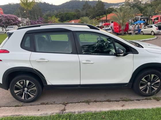 PEUGEOT 2008 1.6 16V FLEX ALLURE PACK 4P AUTOMÁTICO